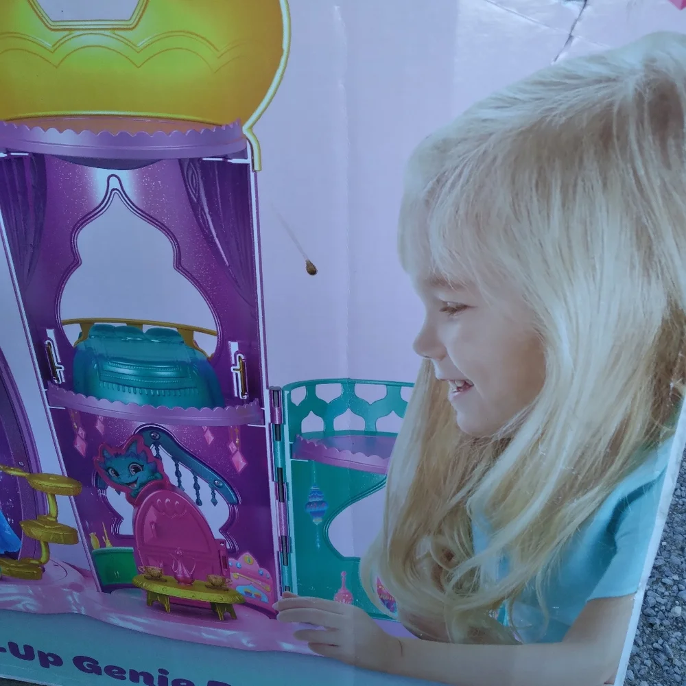 NIB Shimmer And Shine Magical Light Up Genie Palace See Video